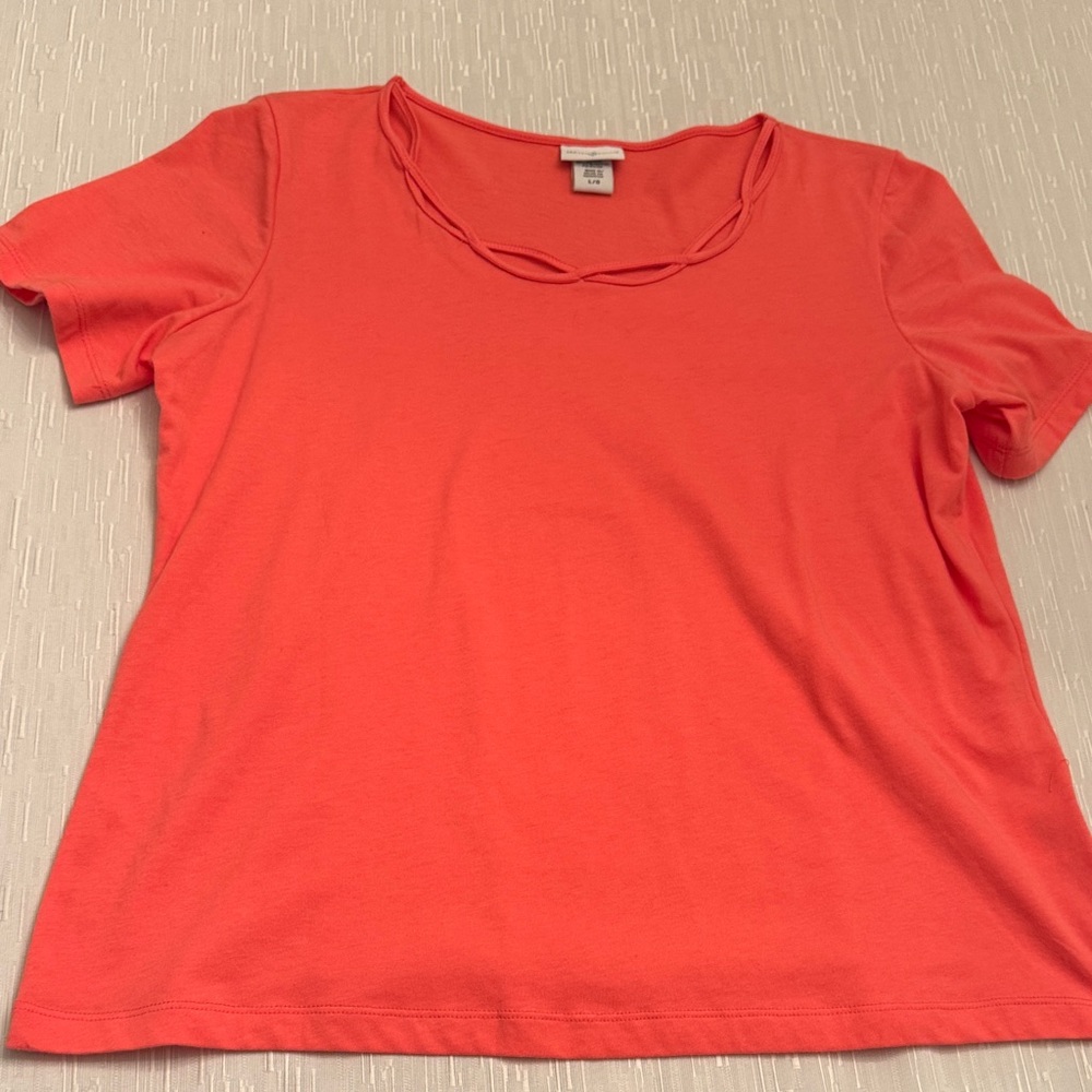 NWOT Jaclyn smith tee